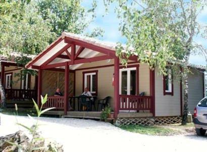Hotel Camping Les Lacs De Courtes Estang Exteriér fotografie